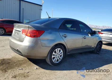 2010 Kia Forte Ex z USA, uszkodzony, nr VIN KNAFU4A26A5849153